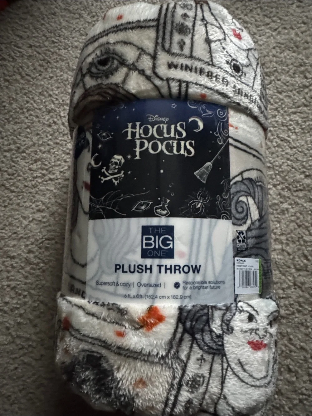 Disney Hocus Pocus Plush Throw - White, Black & Orange